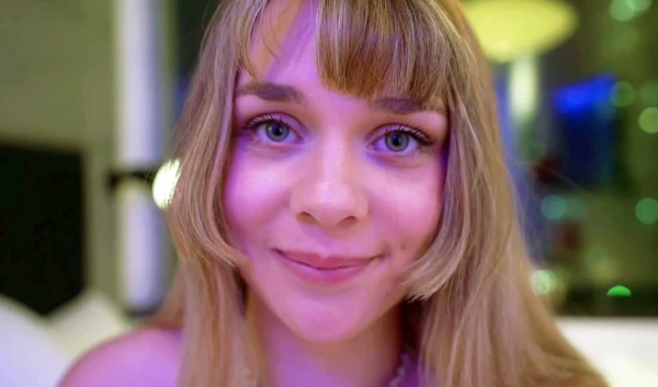 Новых девуль в порно всё меньше и меньше, но эта грудастая крошка никогда не откажется от мощного внушительного конца!