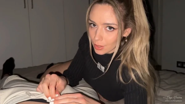 Пока все думали, что мы просто смотрим кино — я уже залил в неё кремпай!