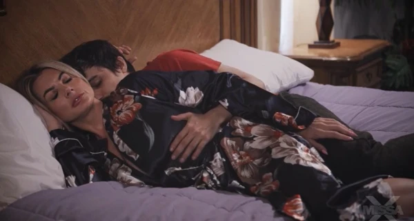 «Плохая мамочка!» — прощальный инцест: сисястая мамка приняла член пасынка и сперму в матку в последний раз! (Русский перевод)